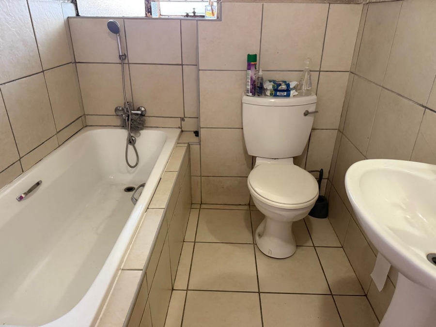 2 Bedroom Property for Sale in Rustenburg Central North West